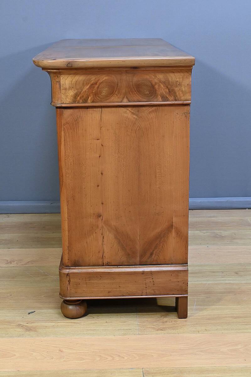 Cherrywood chest of drawers, Restoration period – Early 19th century