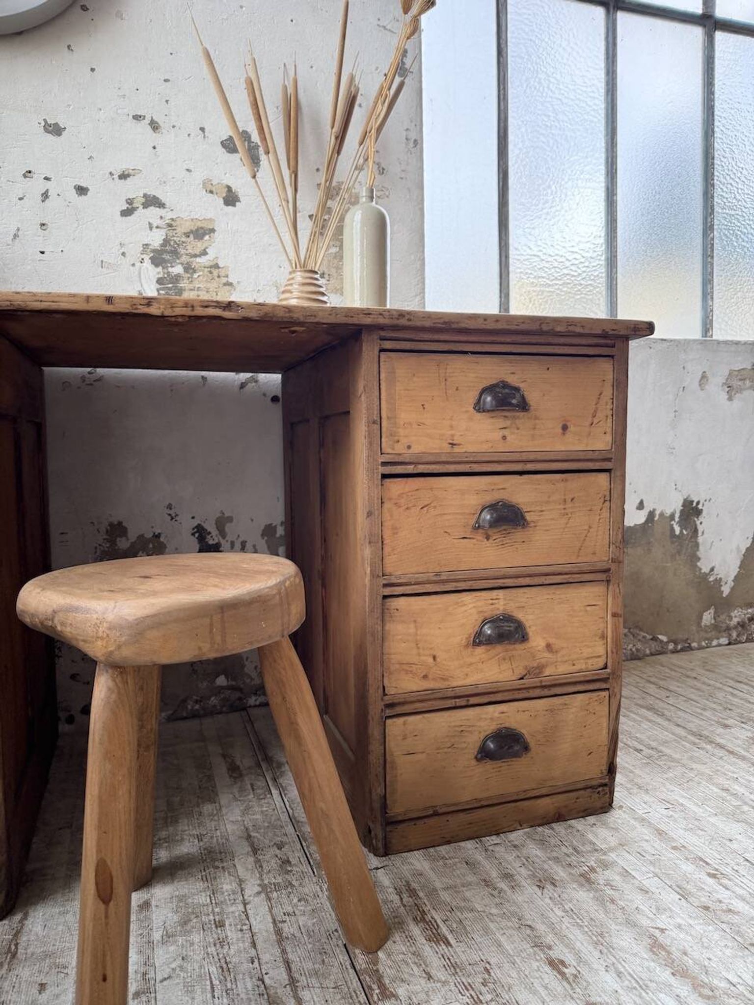 Bureau pin meuble atelier 1950