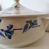 Creil and Montereau ceramic soup tureen with blue flower pattern