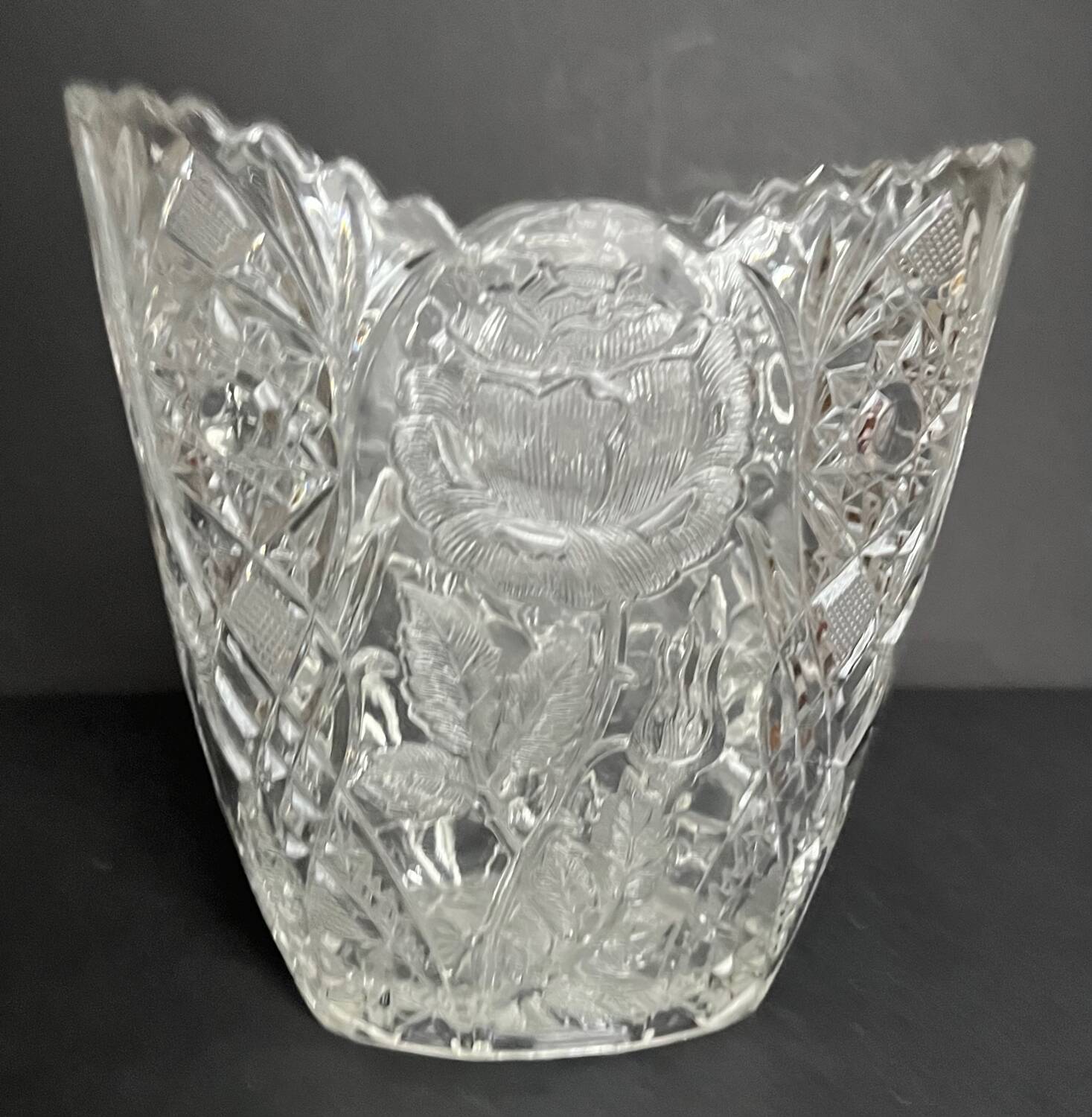 Vase vintage en verre moulé