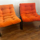 2 fauteuils en velours orange Vintage année 1974