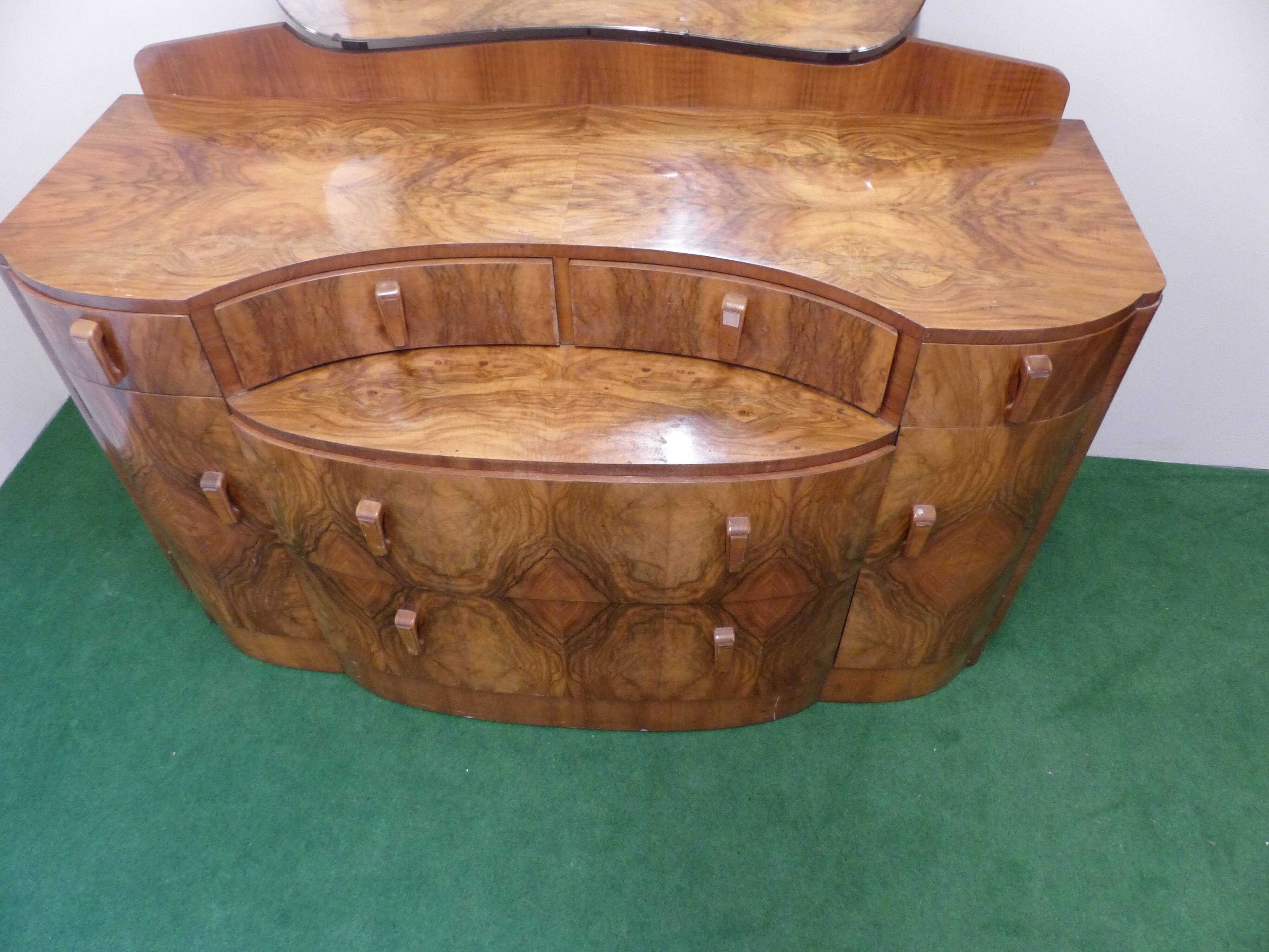 Art deco dressing table