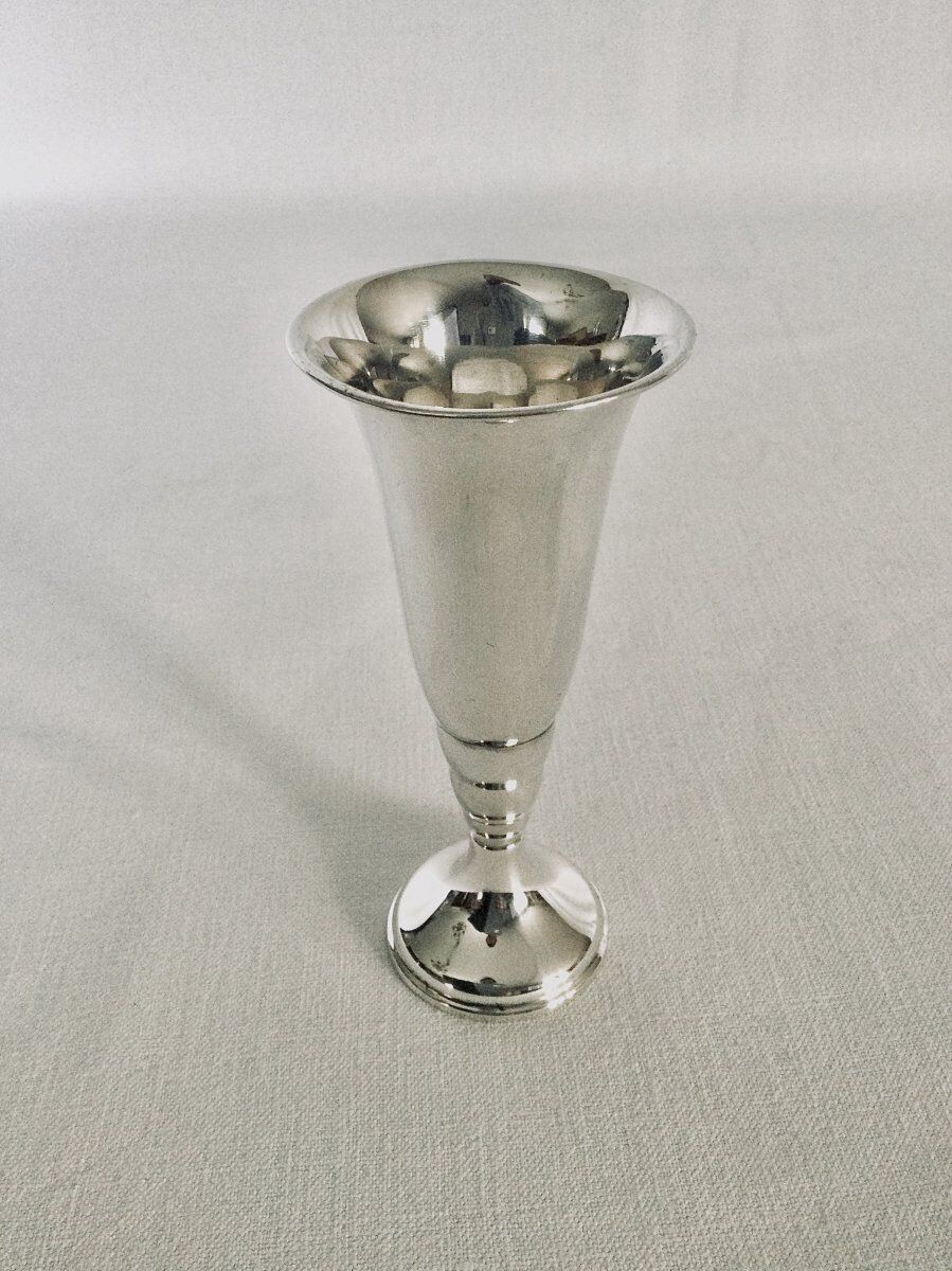 Vase cornet in dutch silver