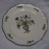 Service at Dessert Saint-Amand Vieux Delft