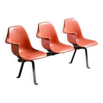 Banc de station de bus par Kiyonori Kikutake & Itsuko Hasegawa, Japon 1965