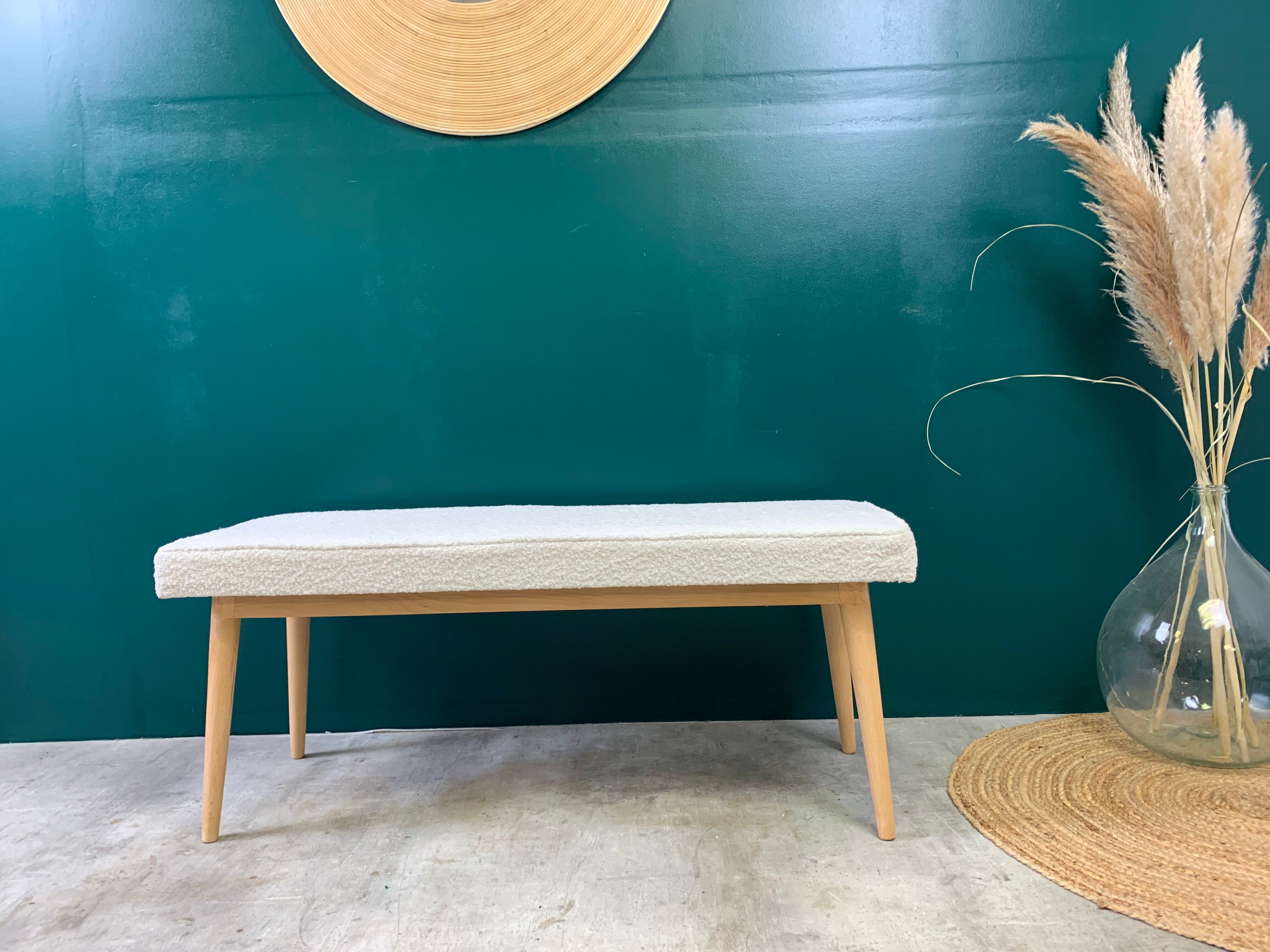 Scandinavian-line bench
