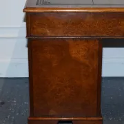 Victorian Pedestal Desk in Walnut and Hand-Dyed Leather