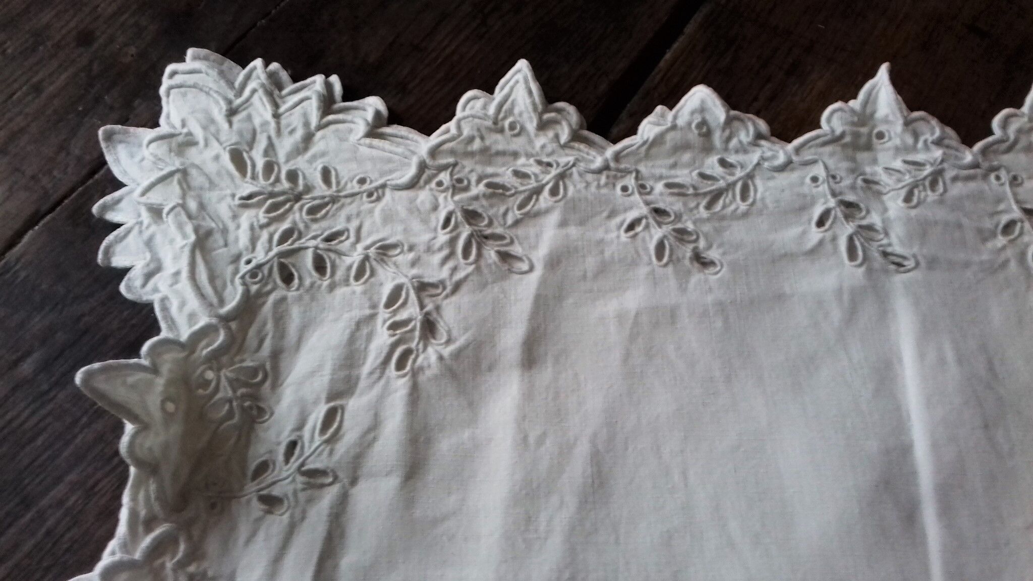 Square tablecloth old white lace Richelieu