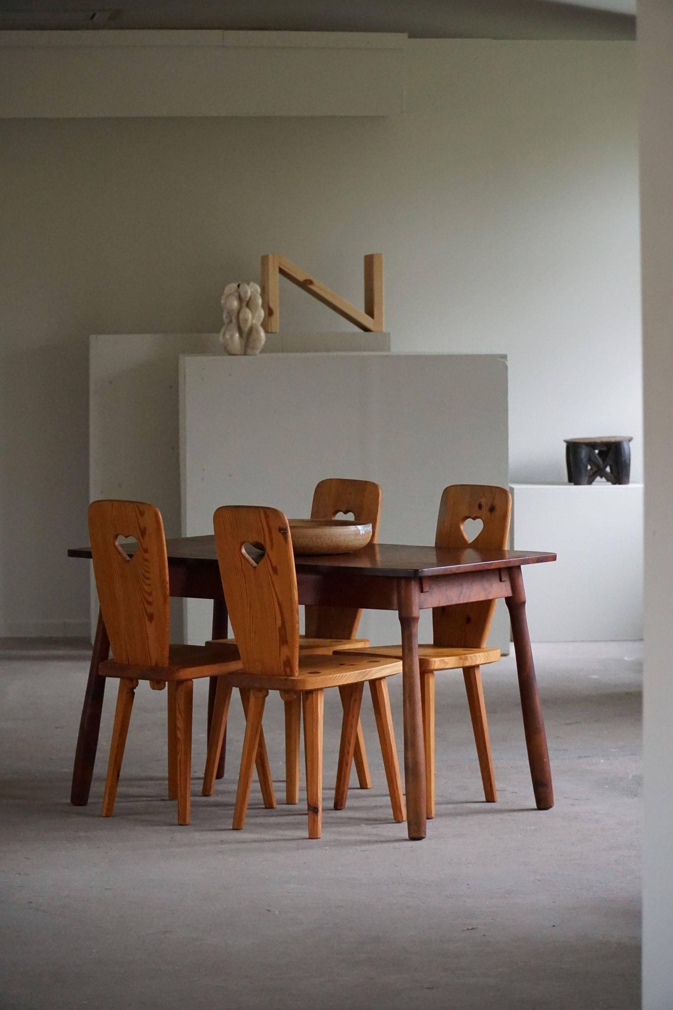 Modern Scandinavian, beech table with club-shaped legs, Arnold Madsen, made in the 1940s.