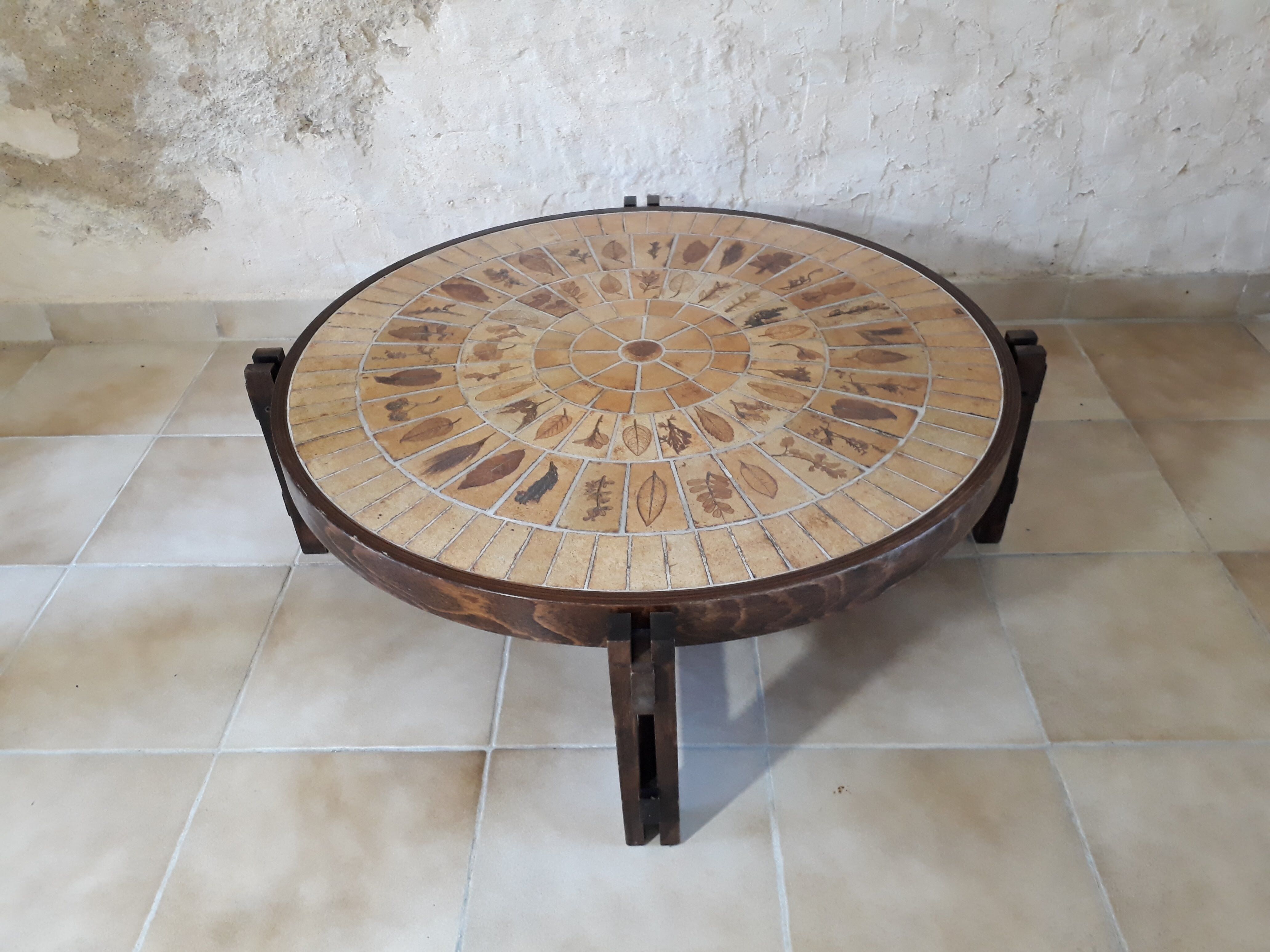 Table palissandre et céramique dite Hérbier par Roger Capron 1960 70