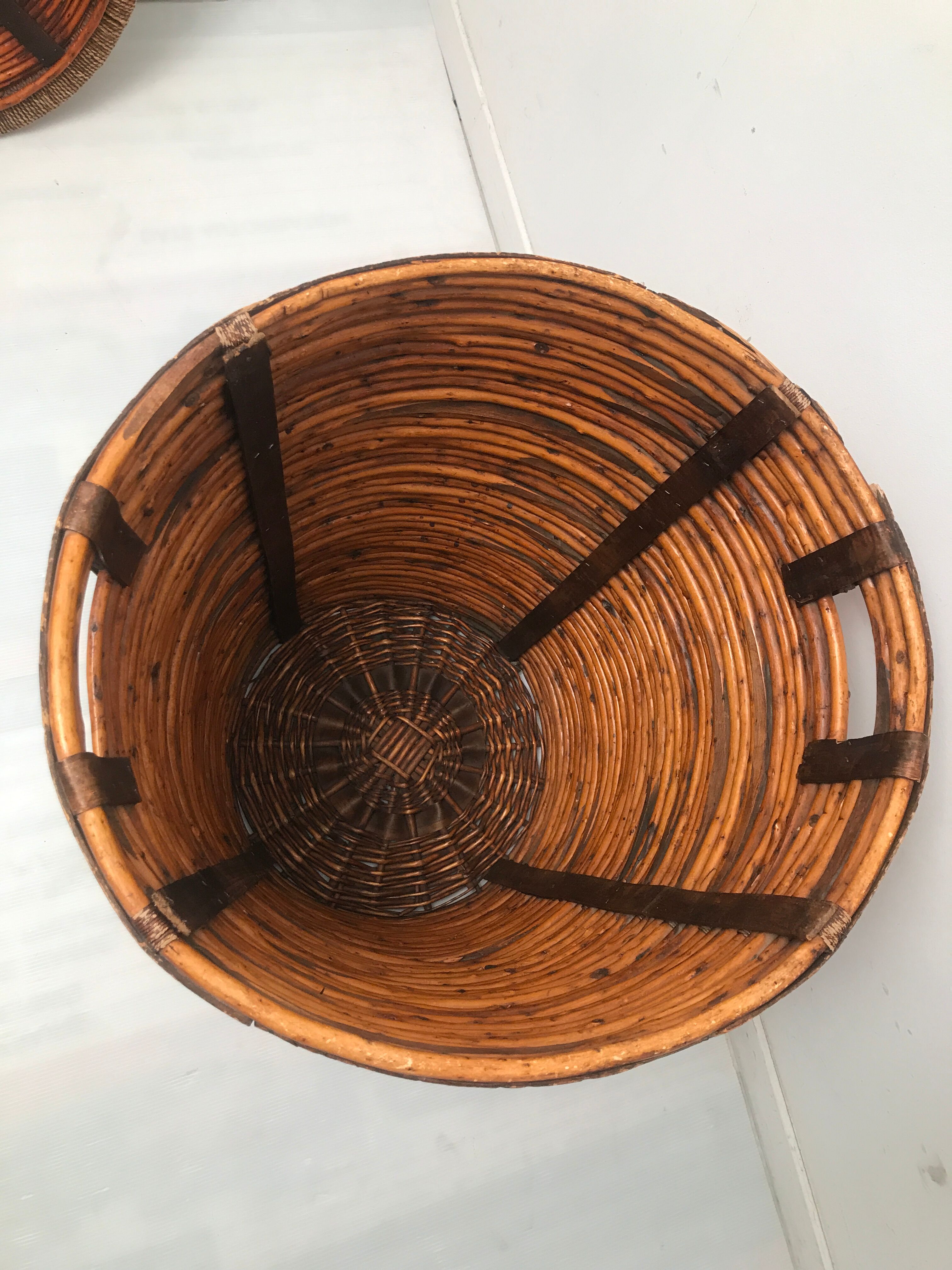 Vintage high-capacity rattan linen basket