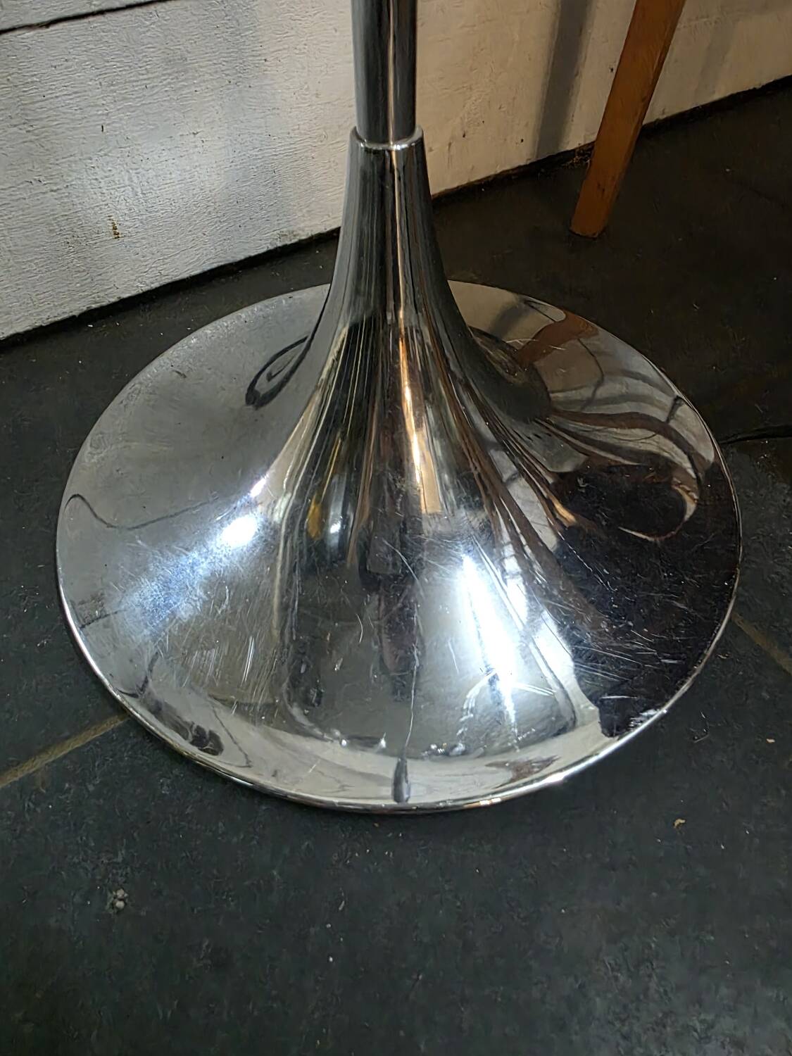 Vintage eyeball floor lamp with tulip base