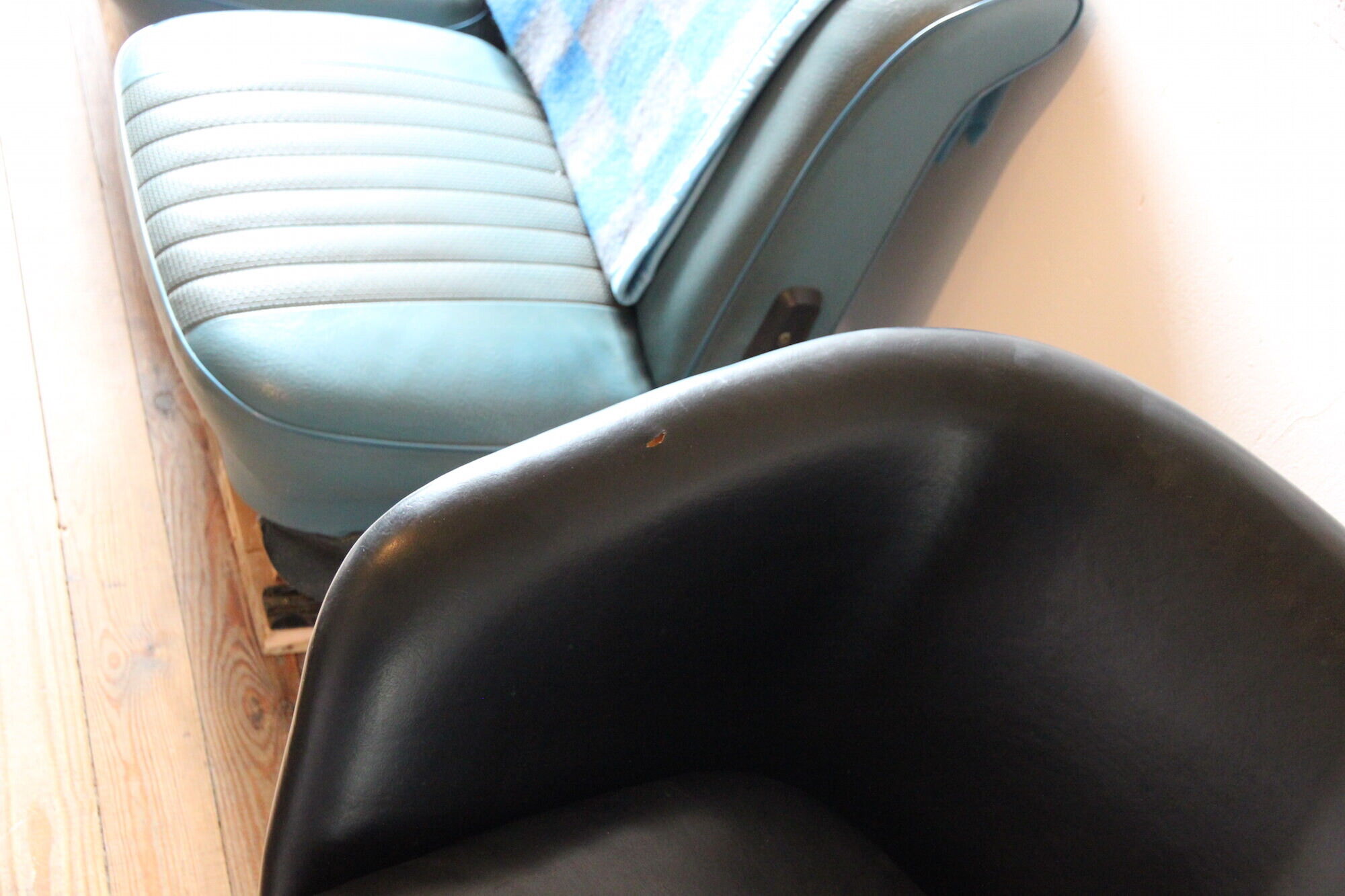 Pair of Pierre Paulin leather armchairs for Artifort 60s