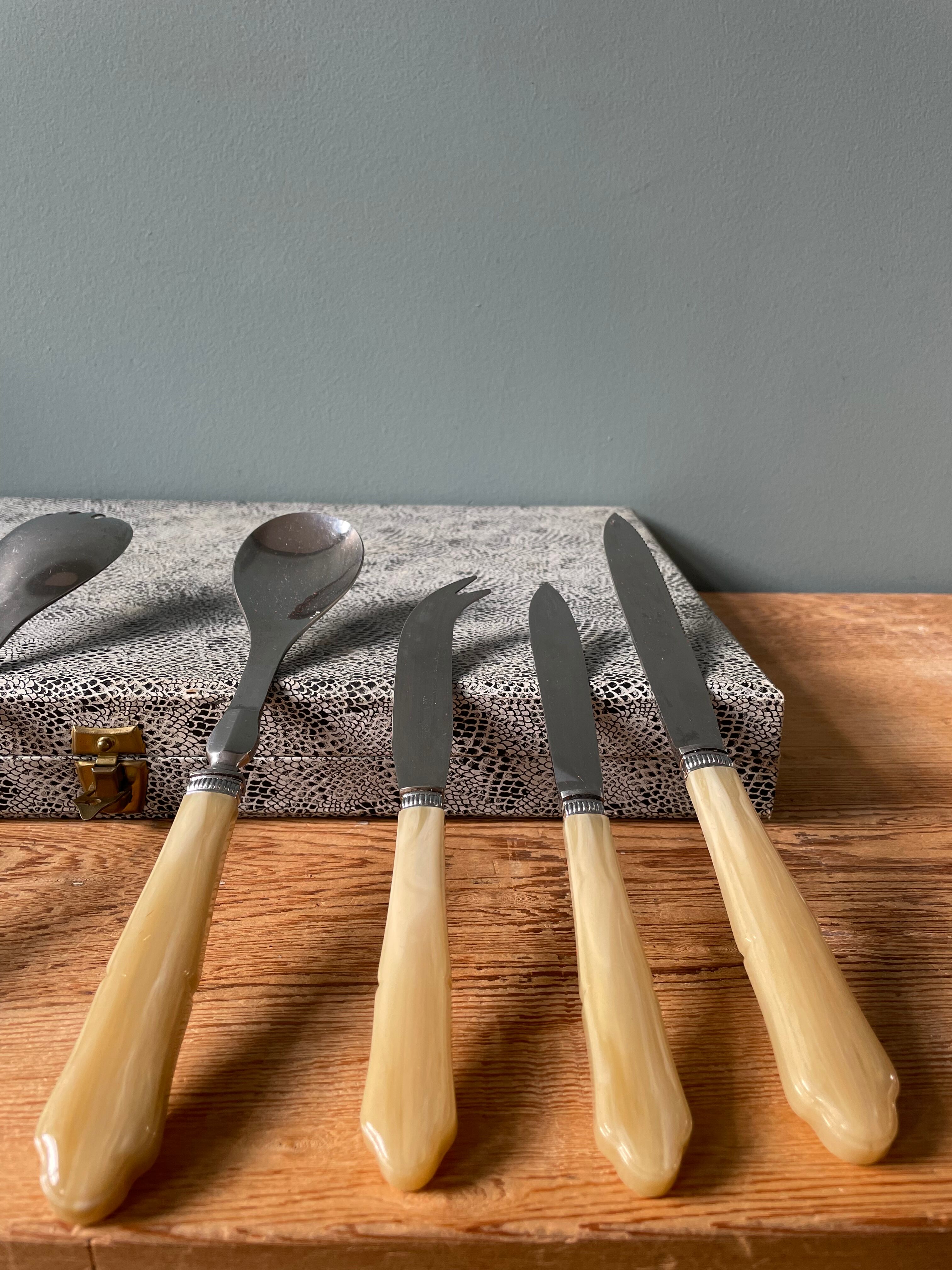 Housewife of 29 pieces "The trumpet" in stainless steel and horn