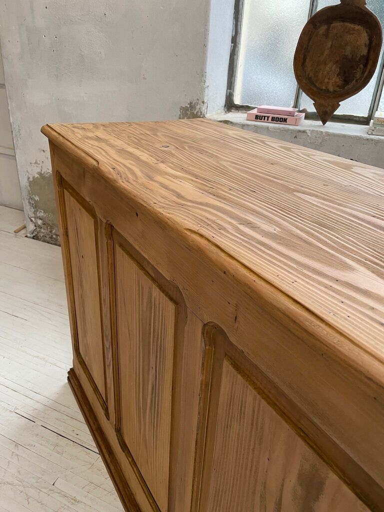 Pine shopping counter