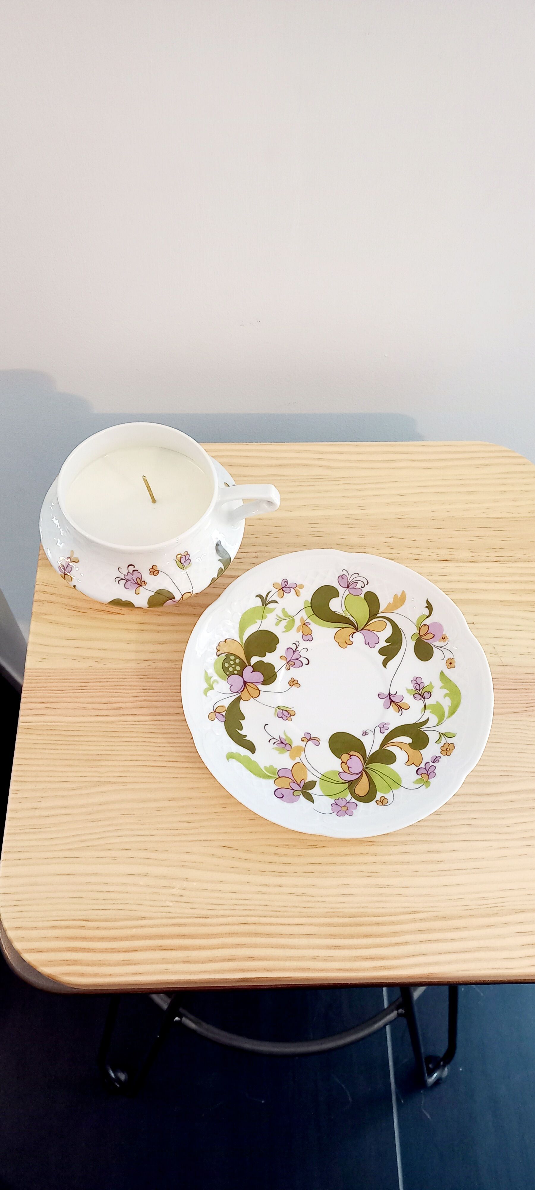 Vintage candle dried flowers