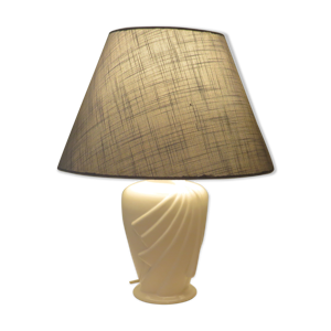 lampe en céramique blanche