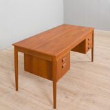 Danish Teak Model 130/1 Desk by Børge Mogensen for Søborg Møbelfabrik, freestanding 1950s