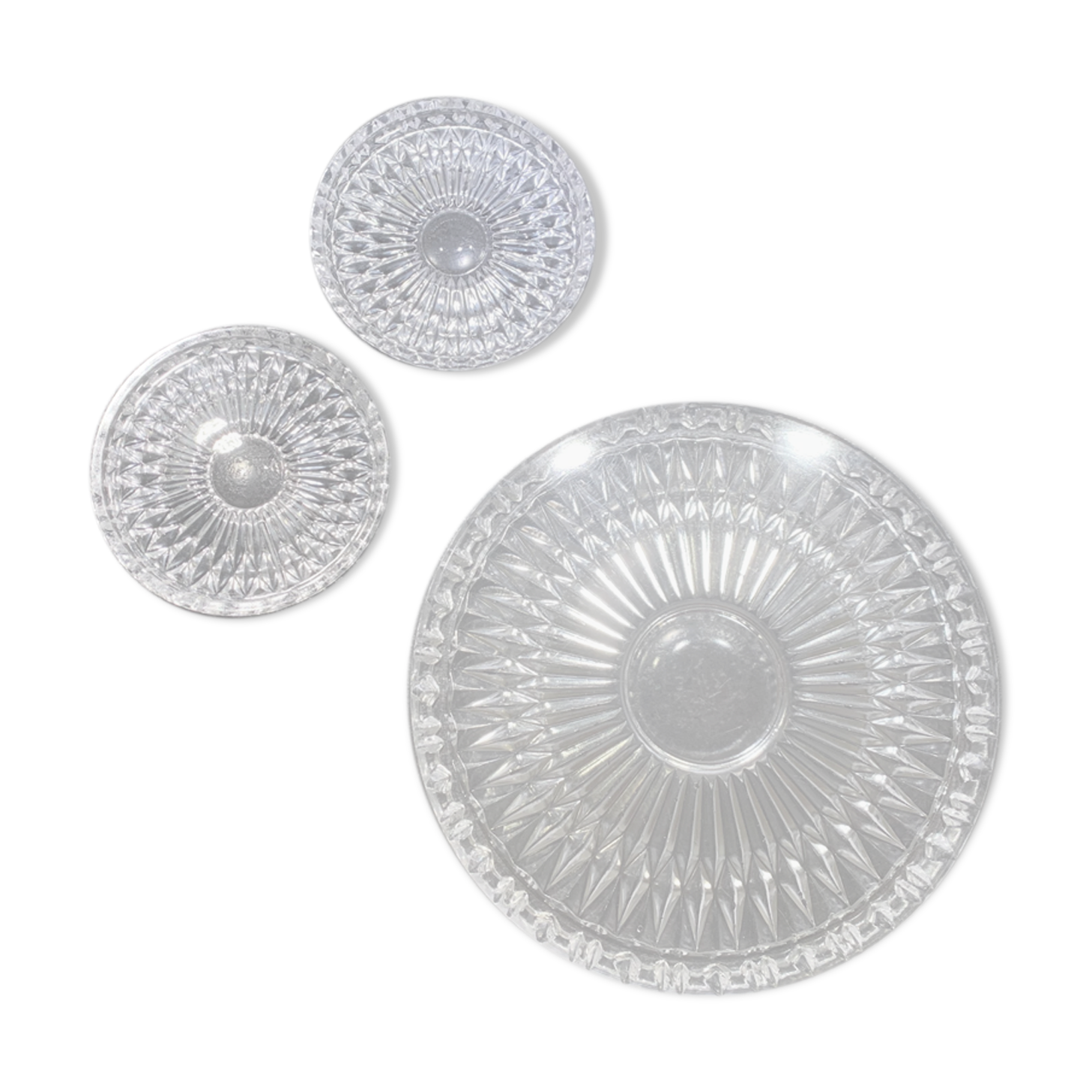 Under the plate and under bottles