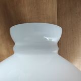 Globe in opaline, height 16.7 cm