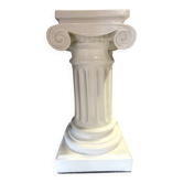 Élégante Colonne Piédestal en Plâtre Durci au Chapiteau Ionique à Volutes