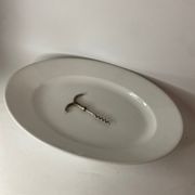 Plat blanc en porcelaine