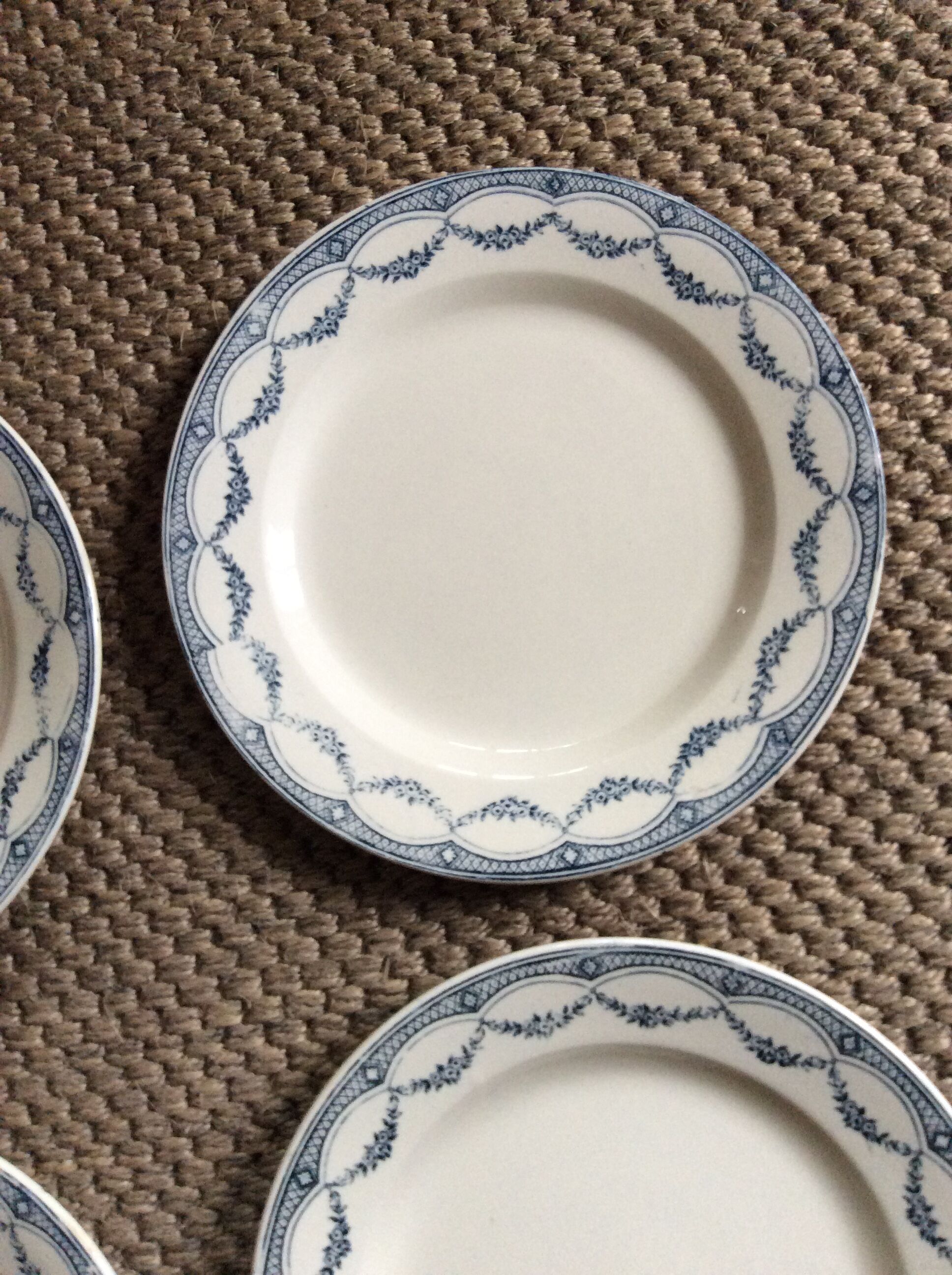 Series of 9 plates Terre de fer