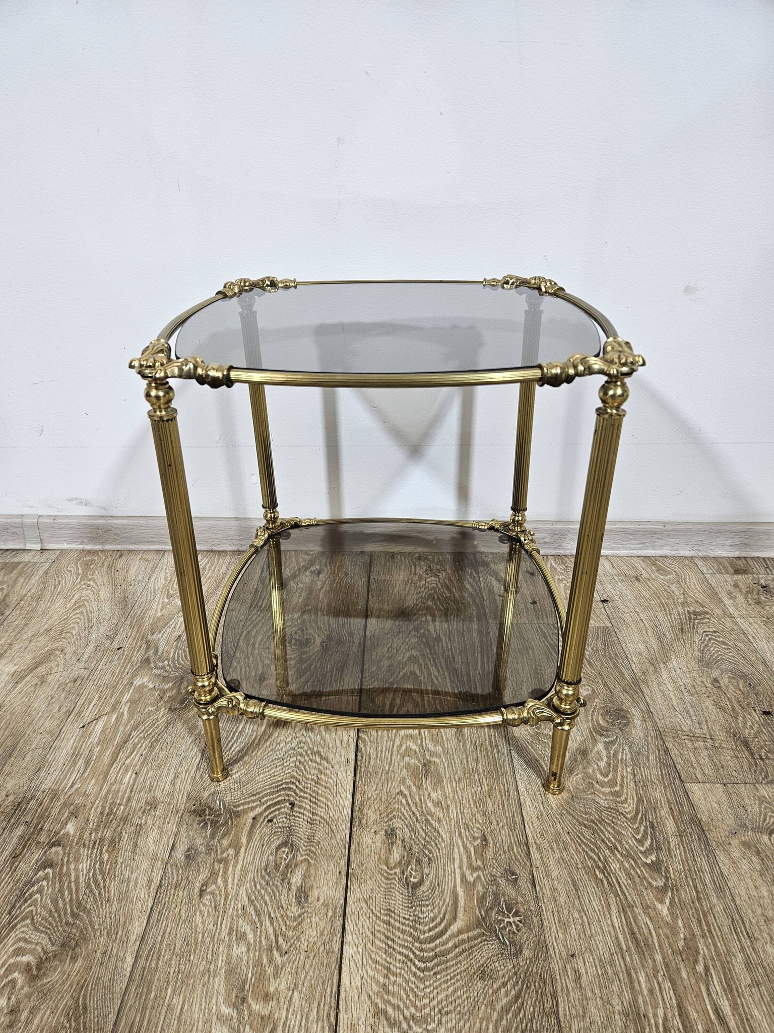 Table d'appoint en laiton, France, années 1950.