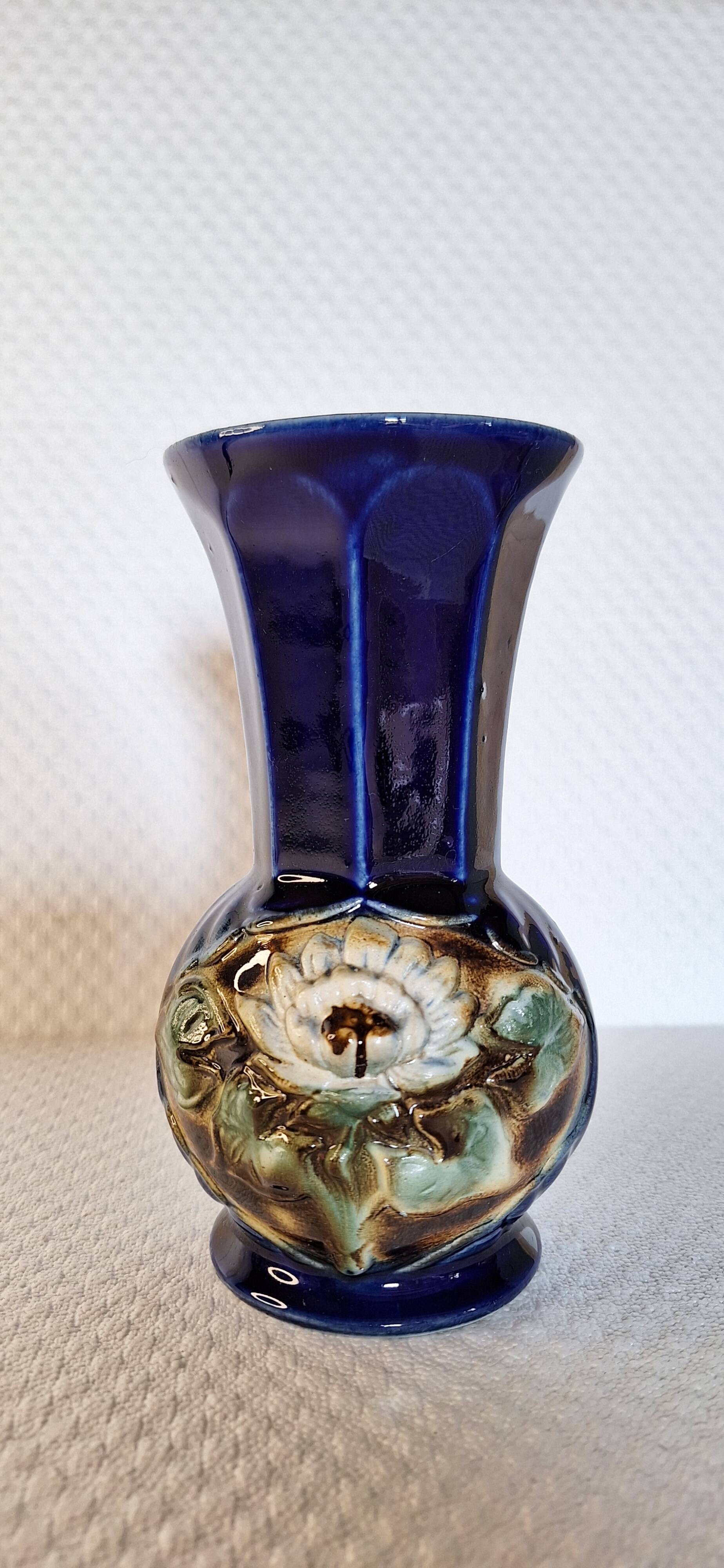 VINTAGE BARBOTINE VASE