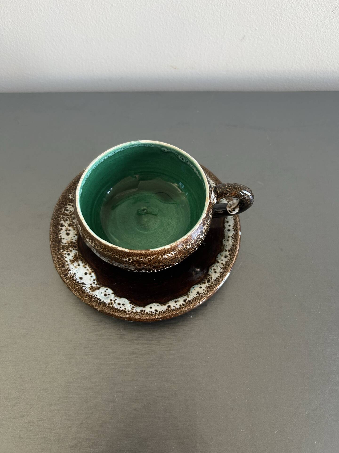 Tasses et soucoupes Vallauris