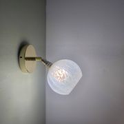 Applique tulipe vintage en verre de Clichy blanc