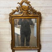 Miroir néoclassique en bois doré