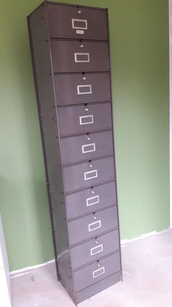 Column 10 valves roneo, in its original color, light gray