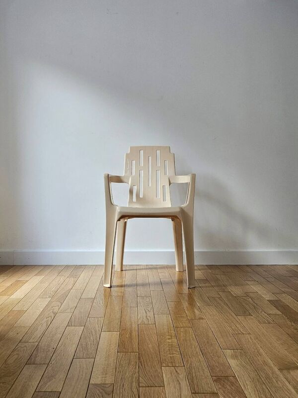 PIERRE PAULIN & HENRI MASSONNET pour STAMP
- Fauteuils ''mambo