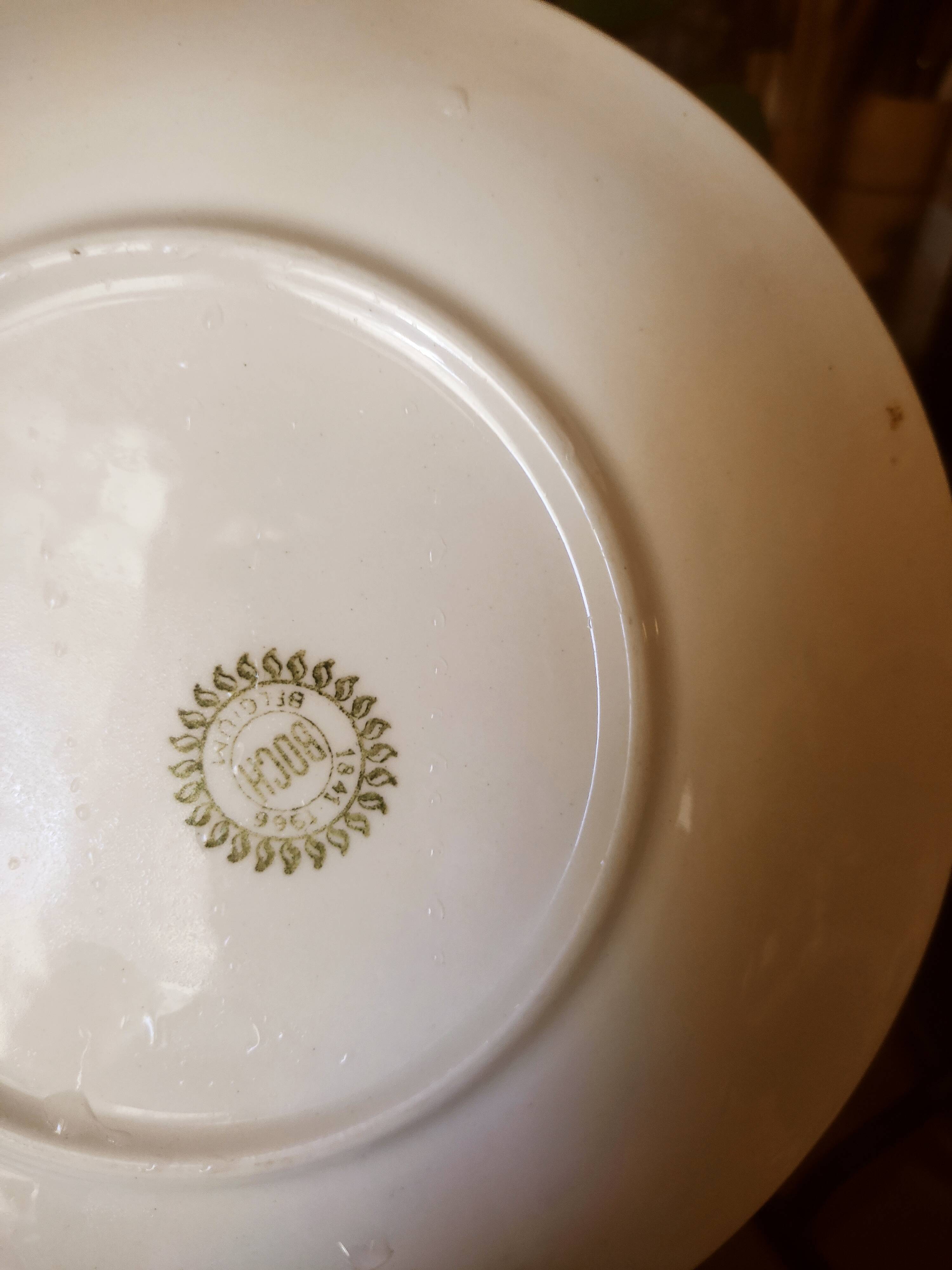 4 dessert plates Boch nut model