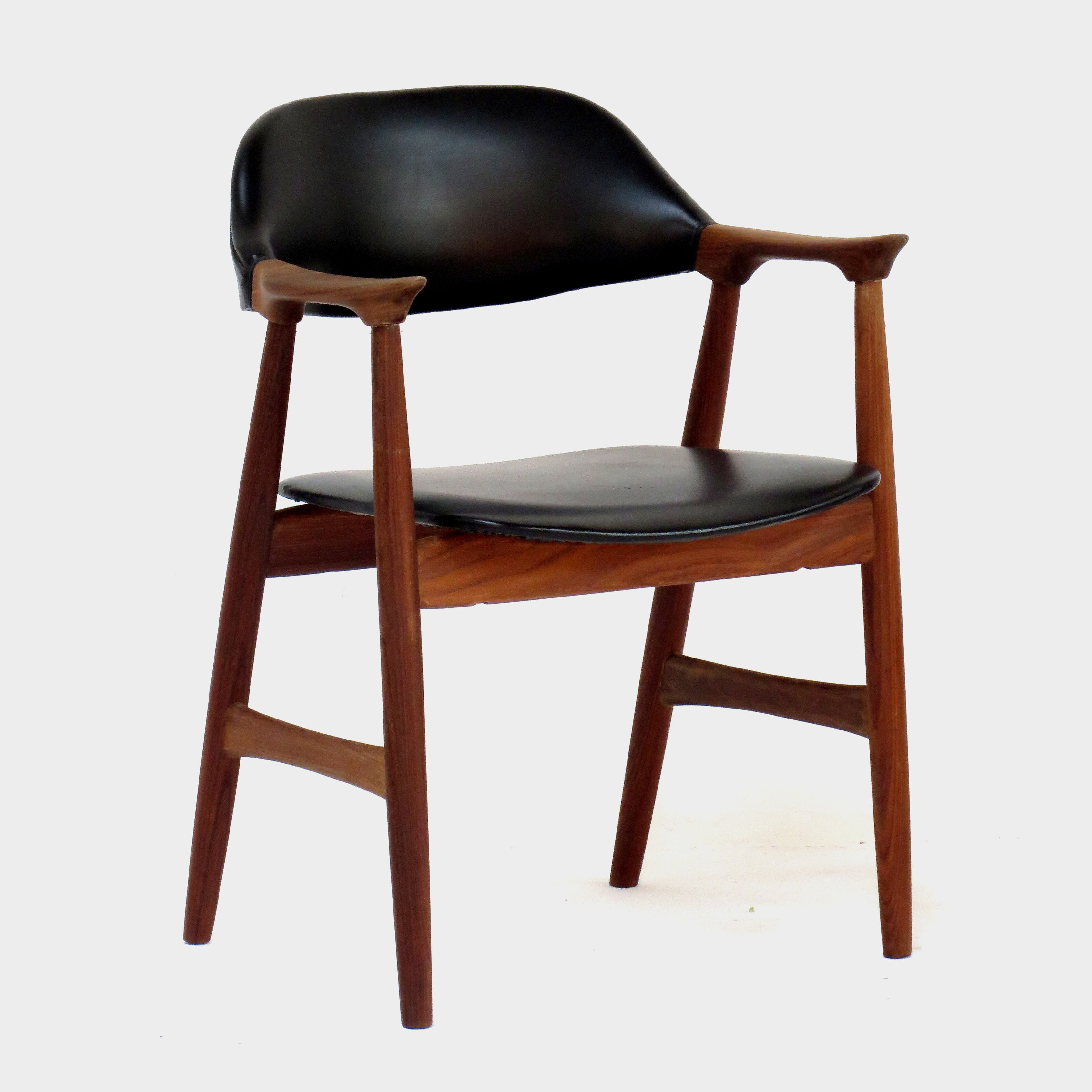 Set of two cowhorn desk arm chairs in black leatherette with teak frame, 1960s