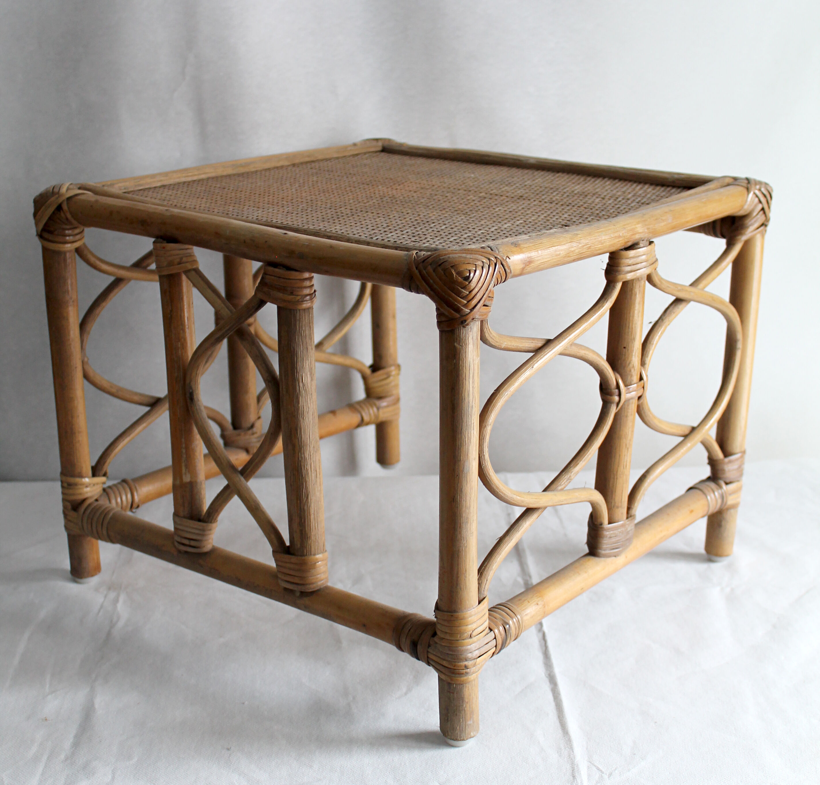 Table or footrest rattan