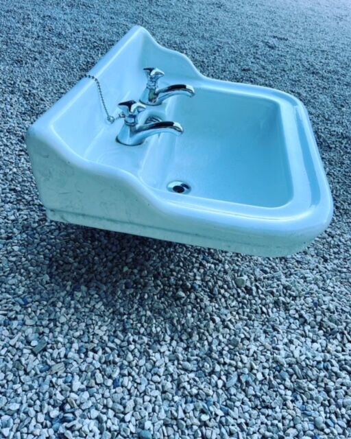 Porcelain washbasin 1960