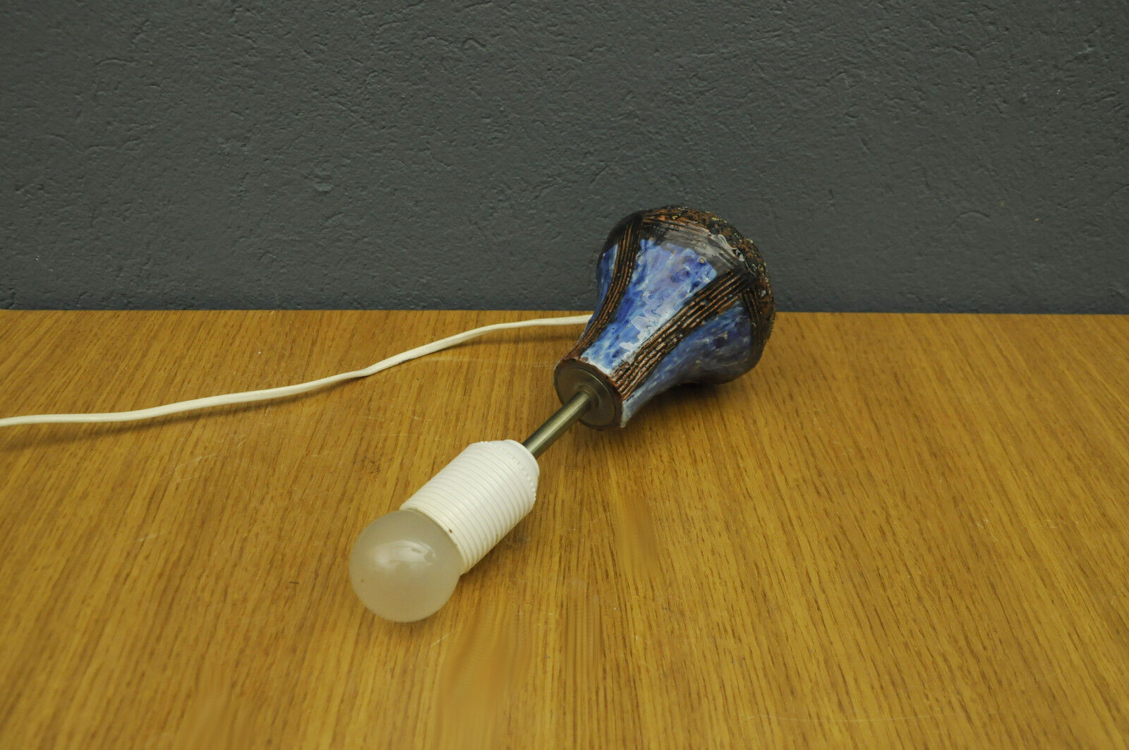 Scandinavian ceramic lamp