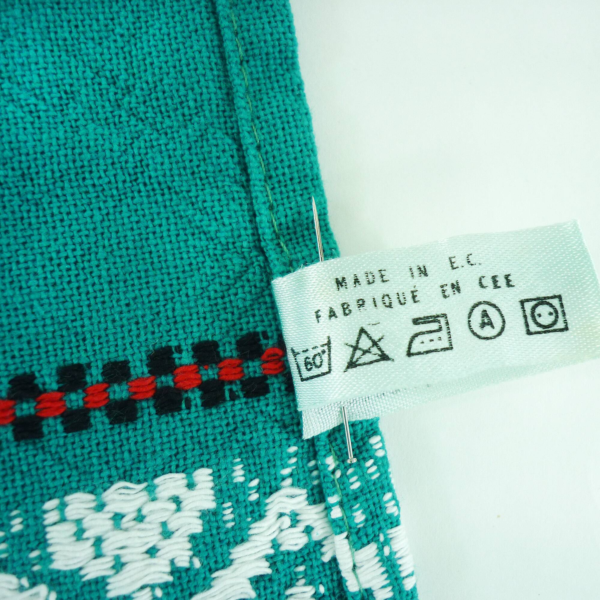 10 green cotton napkins - embroidered Basque-style designs