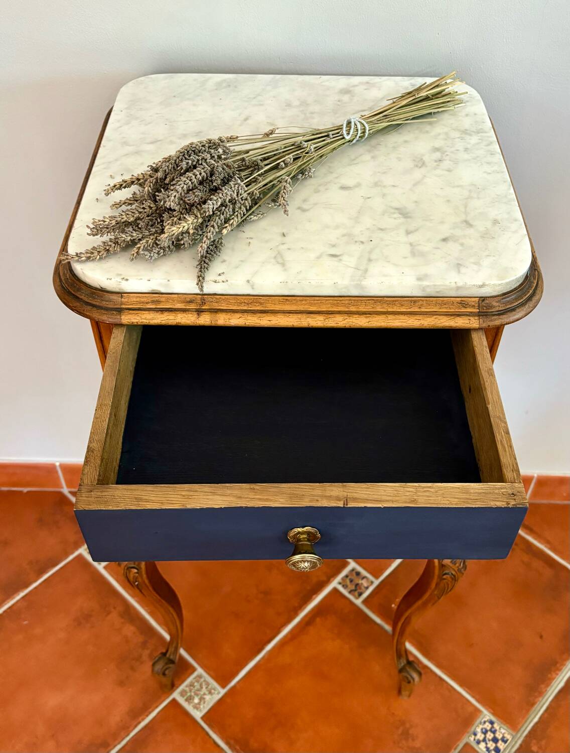 Table de chevet ancienne en bois et plateau en marbre, France fin XIXème