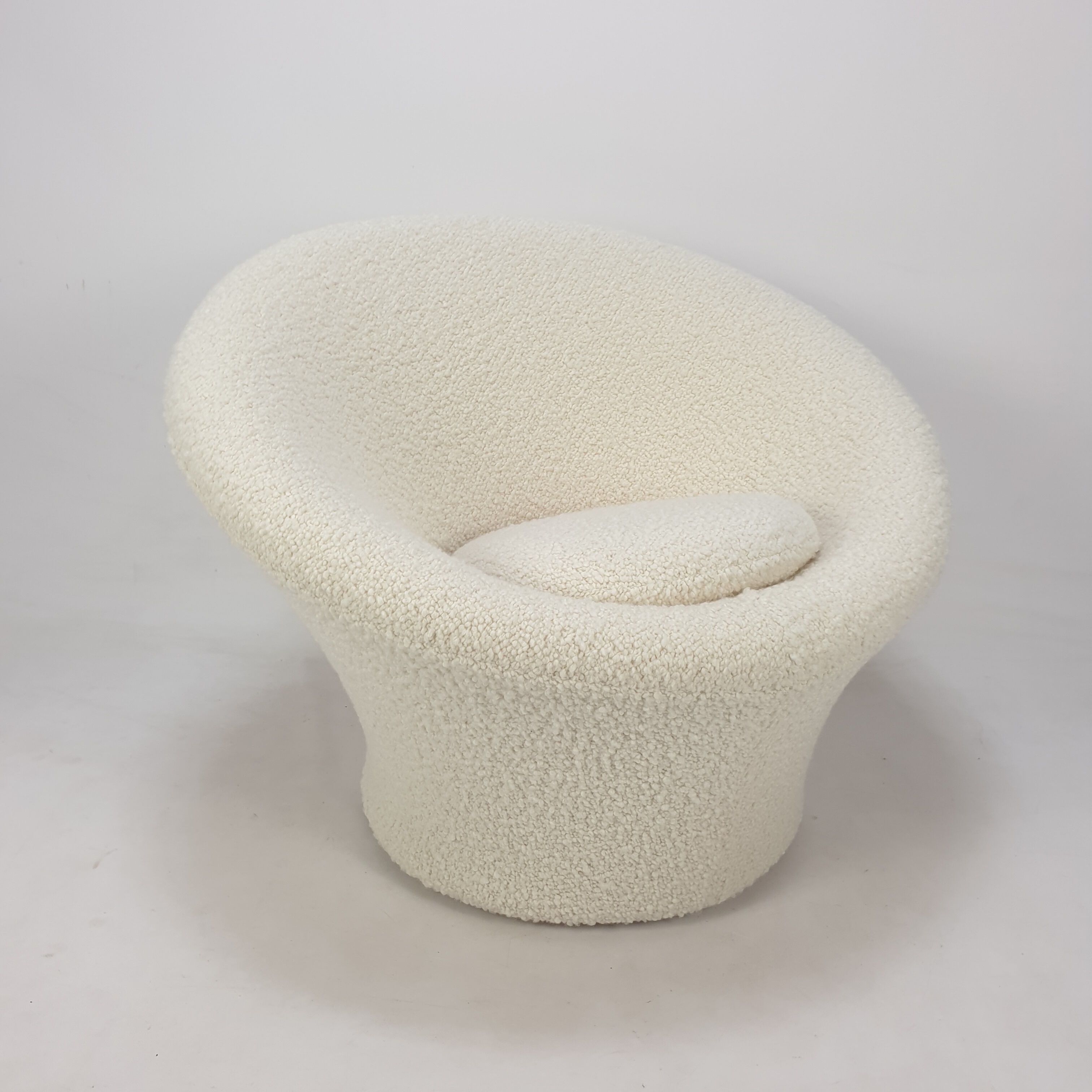 Set of 2 Mushroom armchairs by Pierre Paulin for Artifort