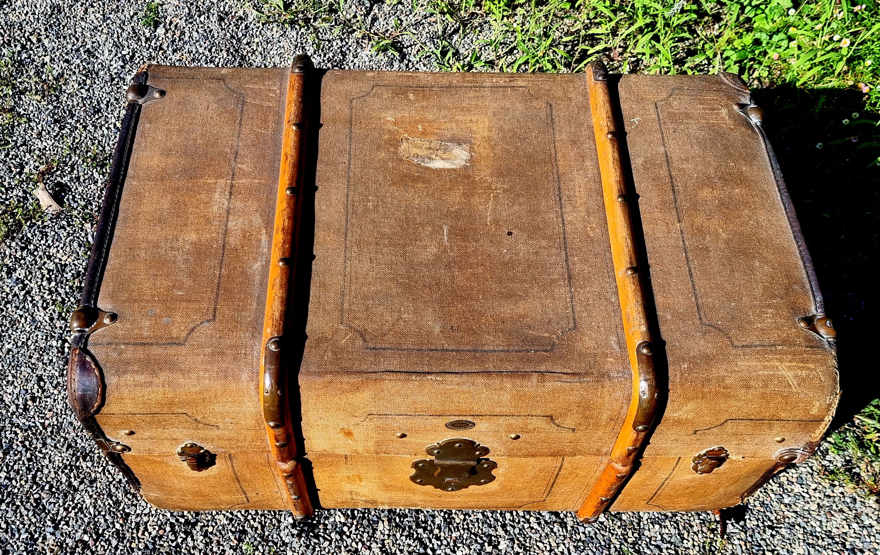 Travel trunk 1900