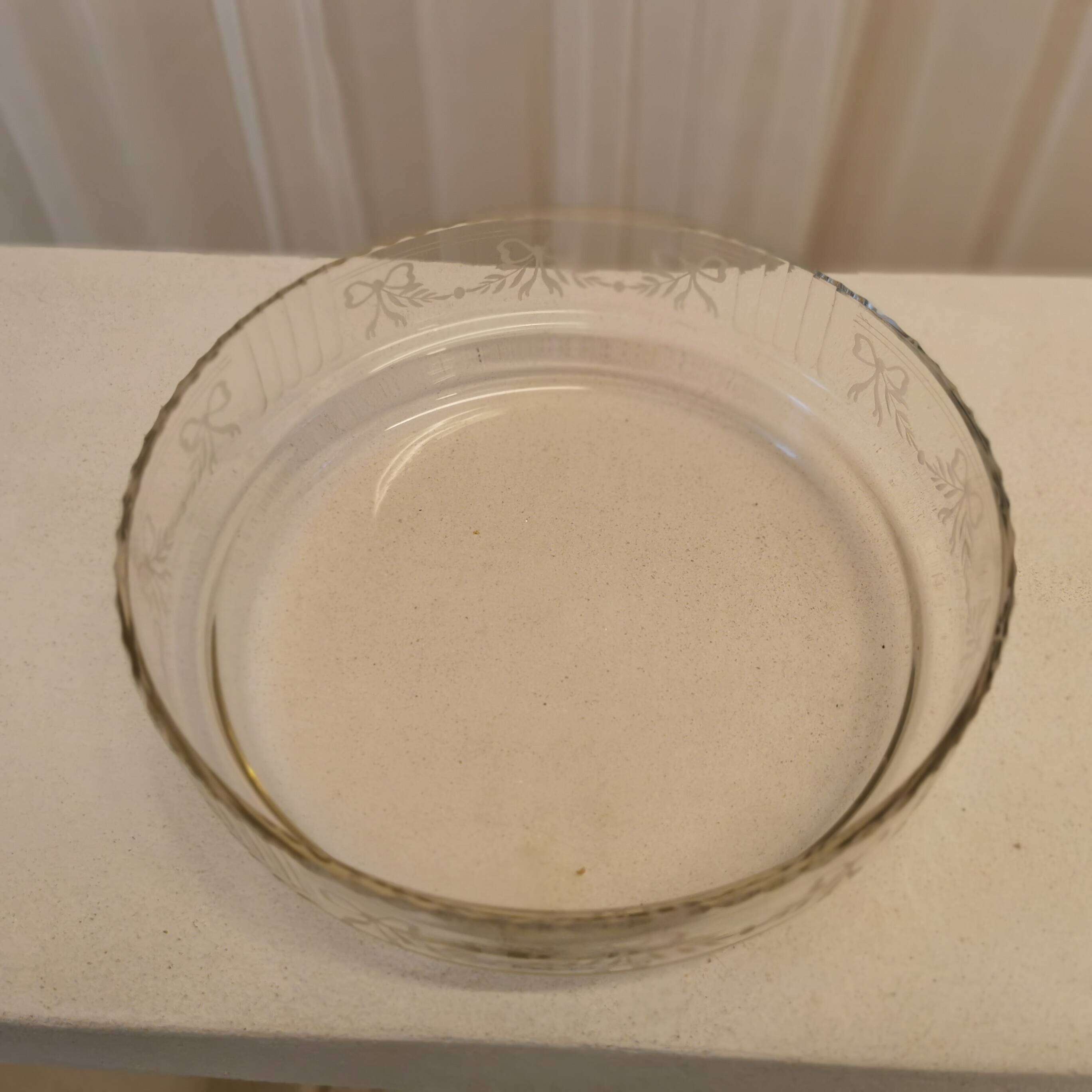 Chiseled glass pocket tray