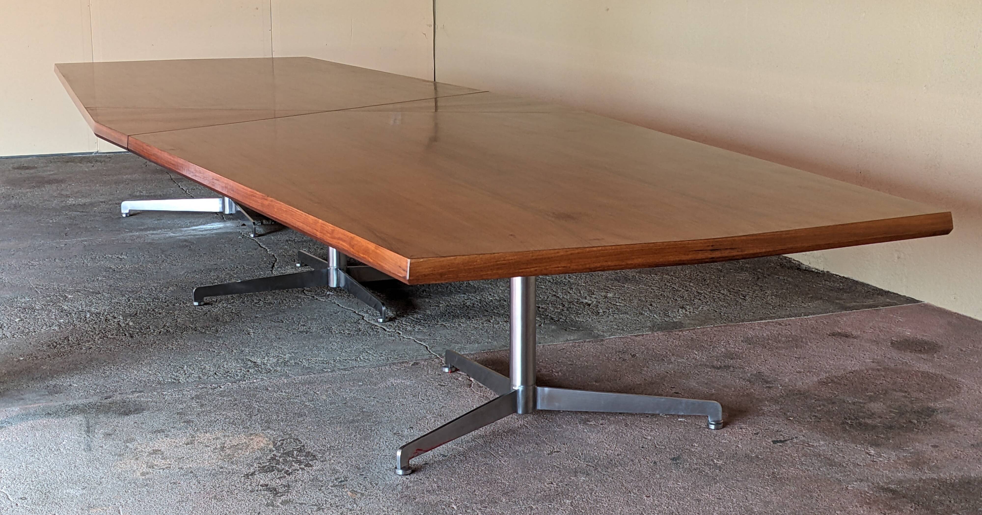 Rosewood conference table by Osvaldo Borsani for Tecno 1968