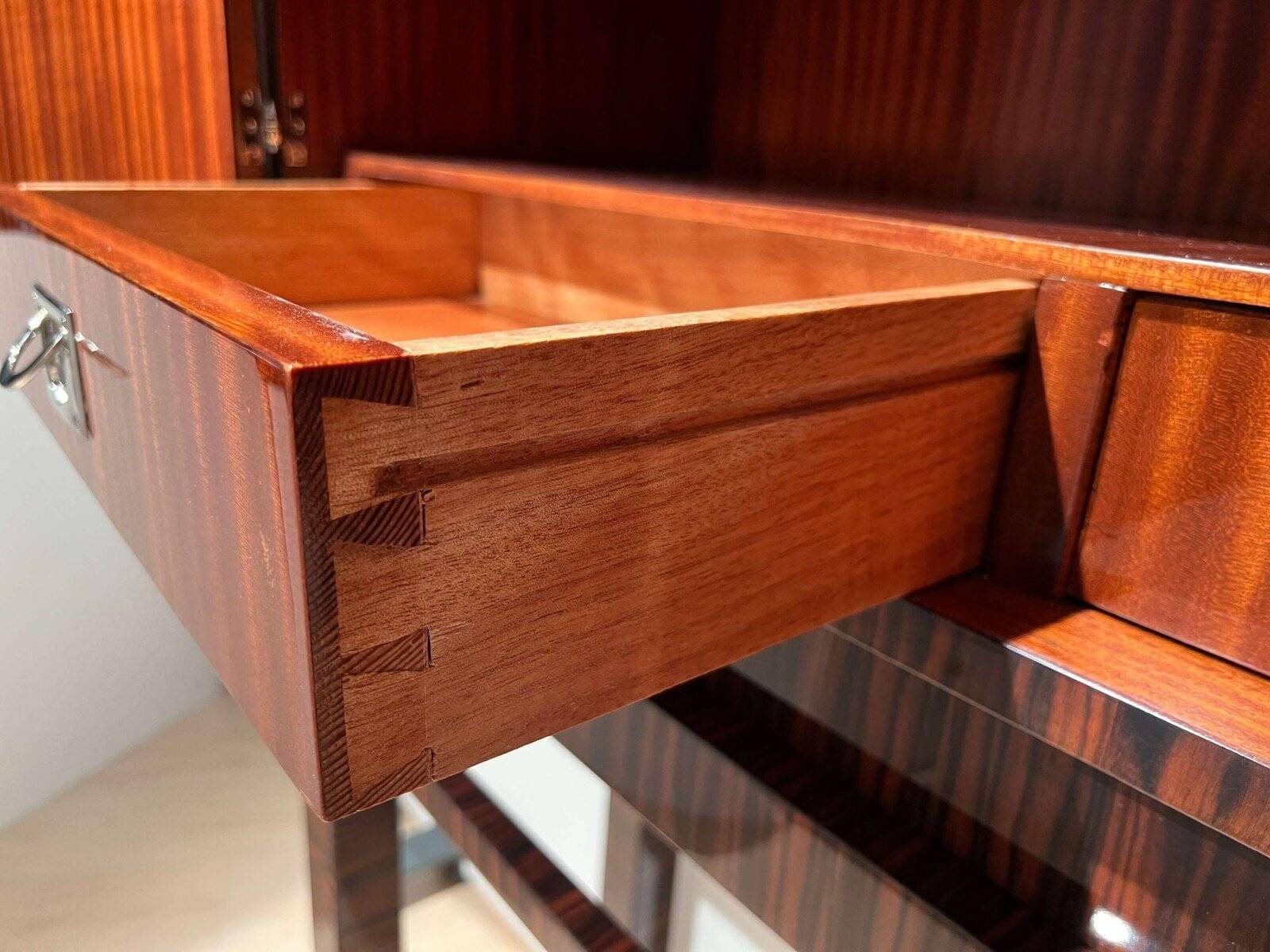 Tall Art Deco Cabinet in Macassar Veneer and Mahogany, France, 1930s