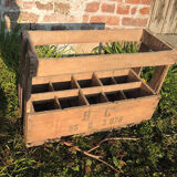 Old box with 10 wooden bottles -bc