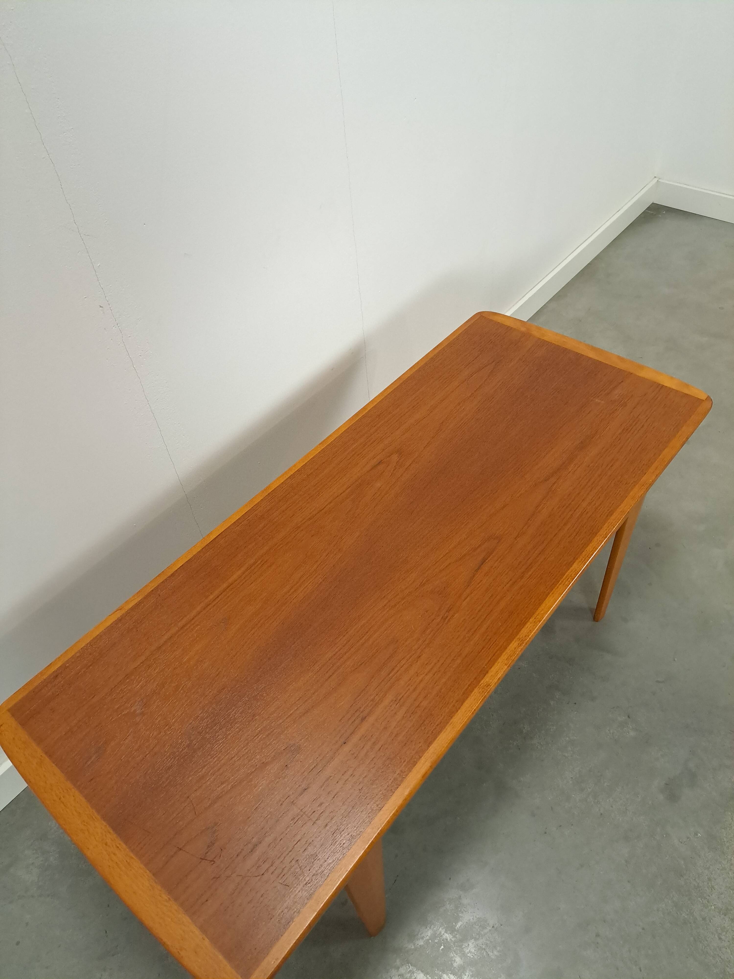 Table basse en placage de Suède vintage