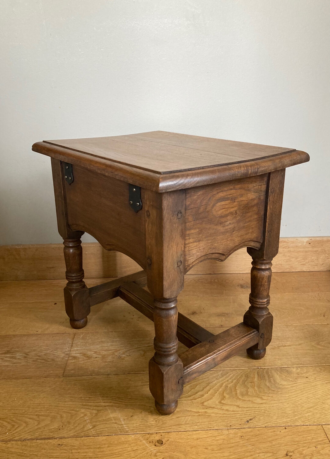 Chest bedside twentieth century solid oak pegged base spacer