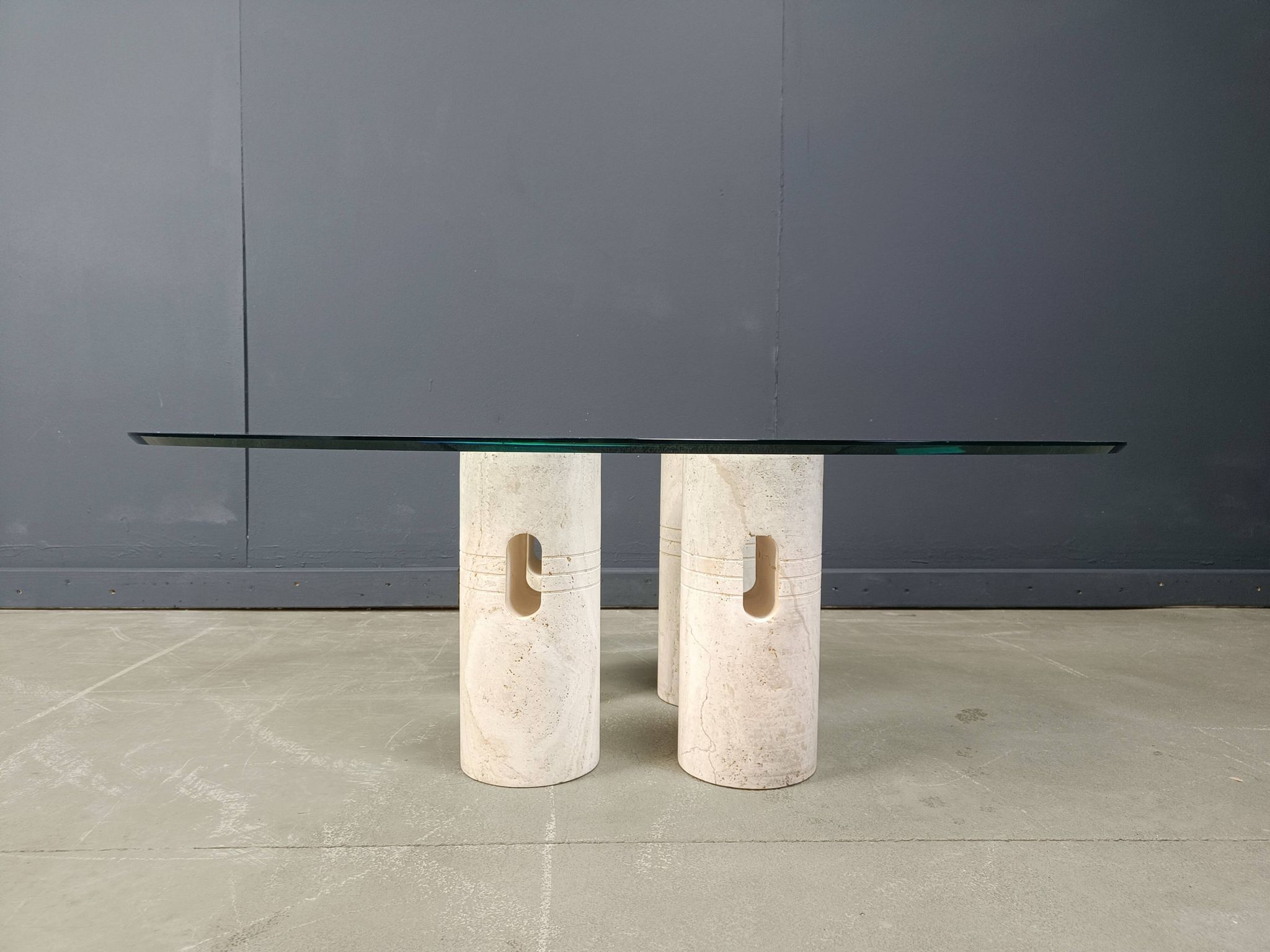 Table basse vintage en travertin et verre, années 1970